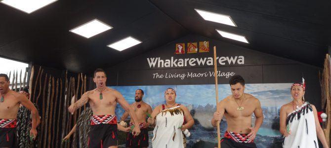 Rotorua et village Maori – Rotorua and Maori village